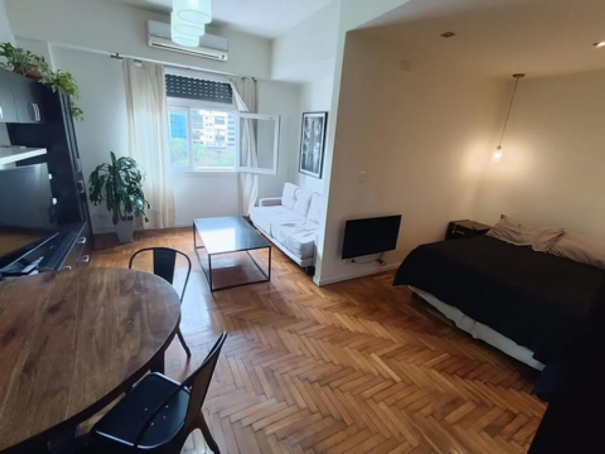 Departamento en Carlos Pellegrini 1000