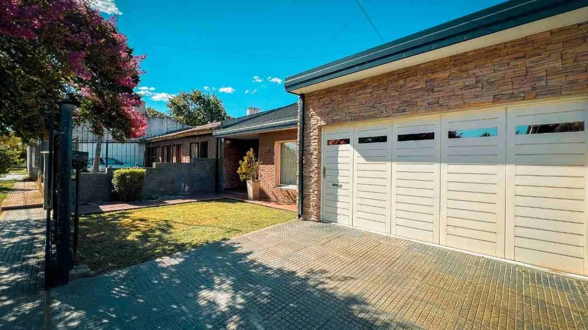 Casa en Julián Aguirre 6900