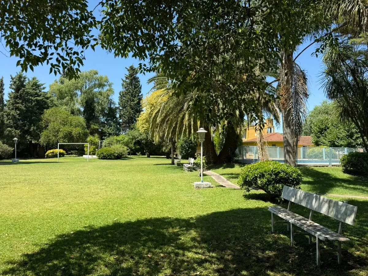 Quinta en Avenida 12 600