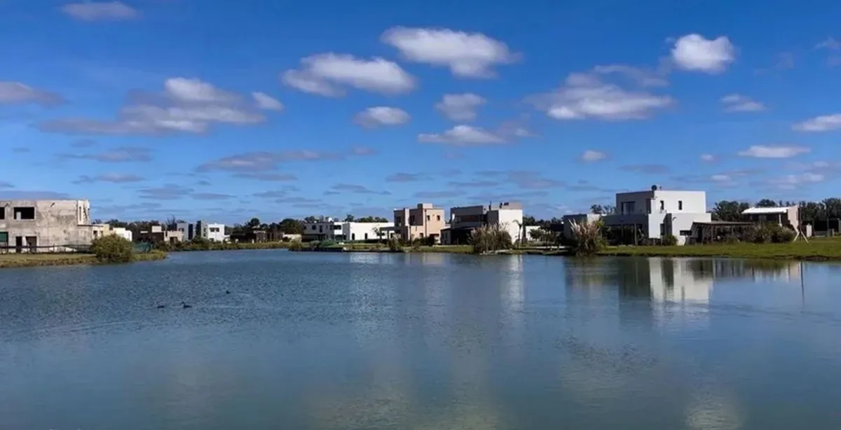 Lote en La Pista el Ensueño Lote a Laguna 1200