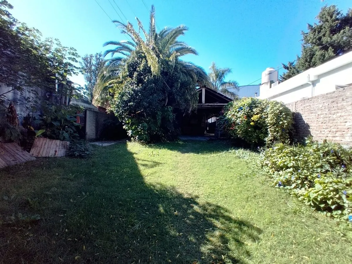 Casa en Olegario Victor Andrade 400