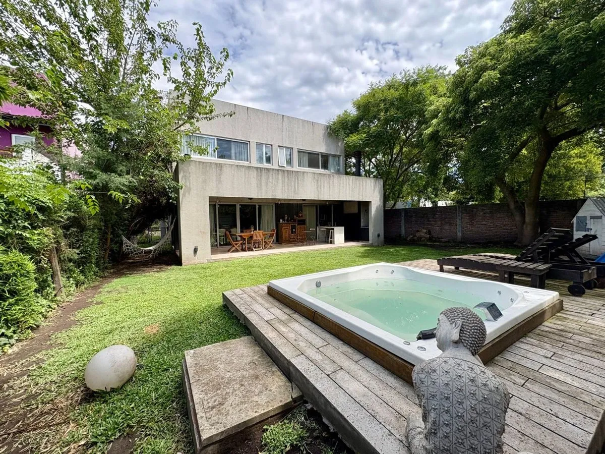 Casa en Gobernador Guillermo Udaondo 4100
