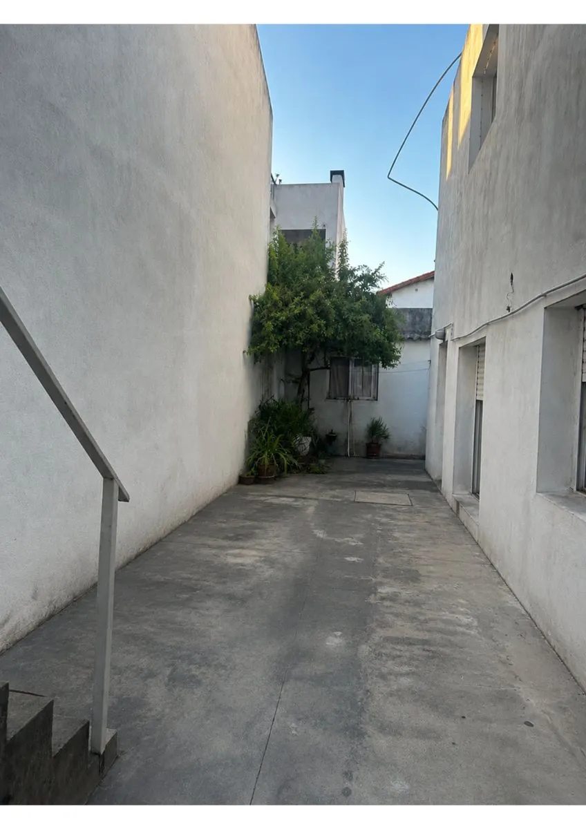 P H en Coronel Díaz 200