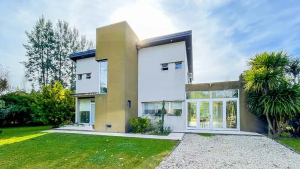 Casa en Campos de Roca 300