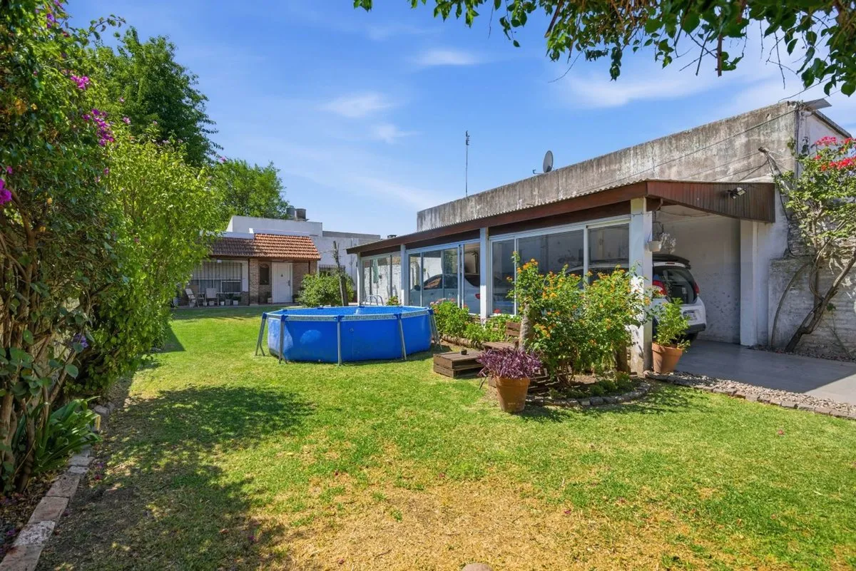 Casa en José Hernández 1700