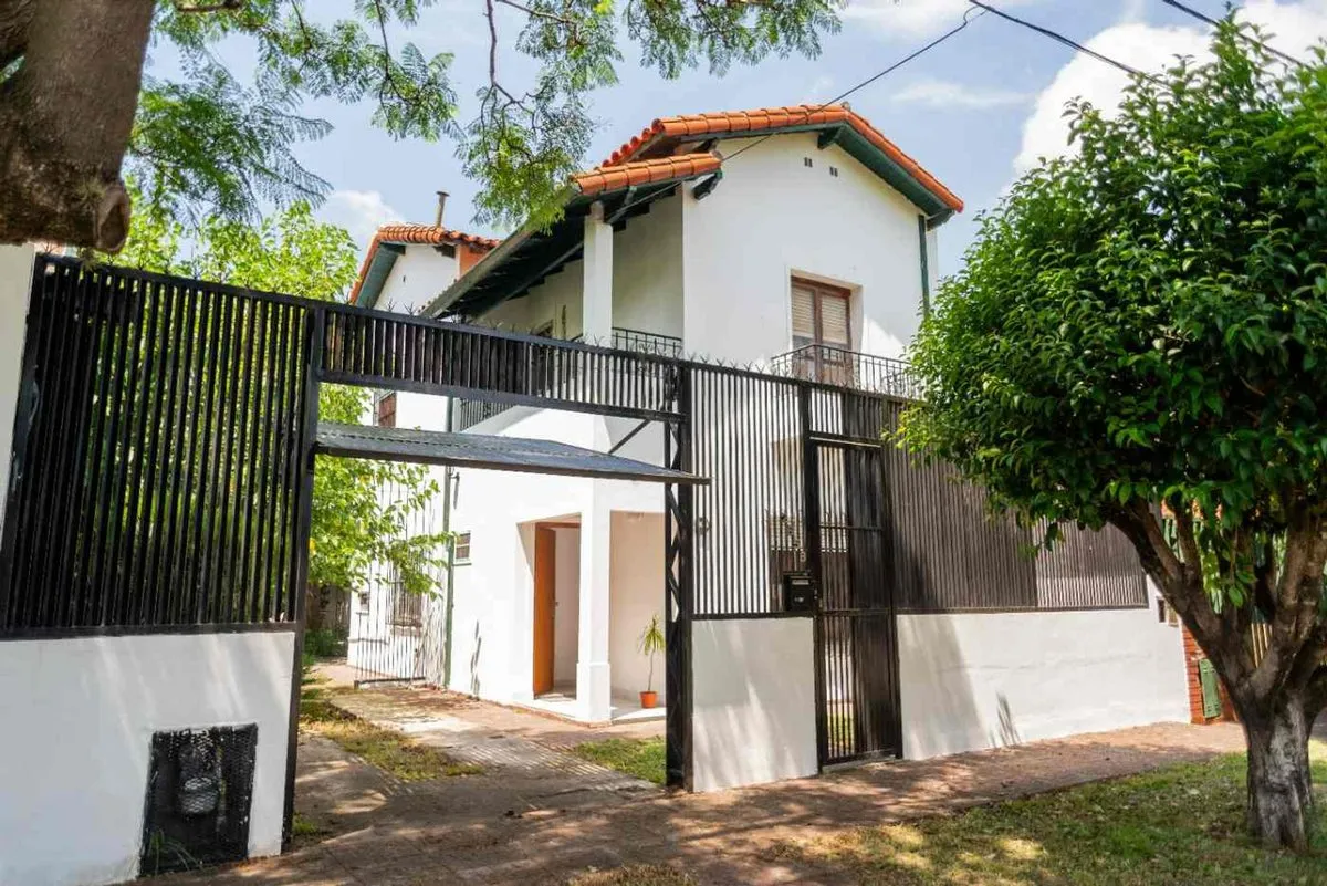 Casa en Avenida Caseros 2600