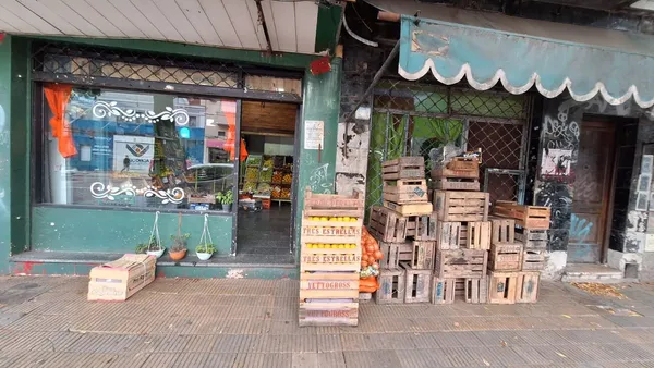 Local Comercial en Avenida Almirante Brown 3100