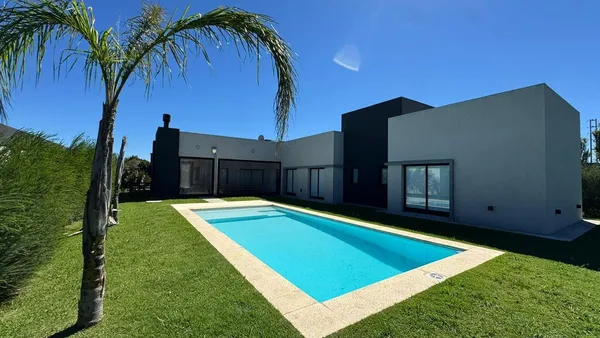 Casa en Santa Rita 900