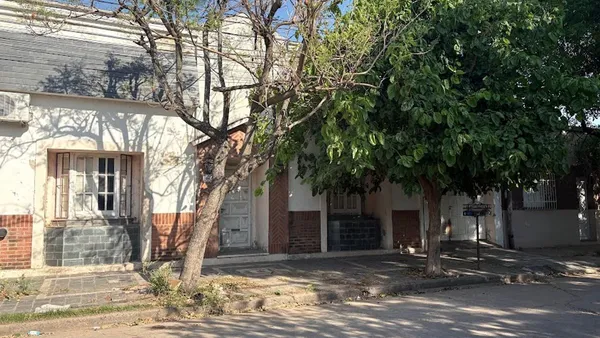 Casa en Almirante Brown 600