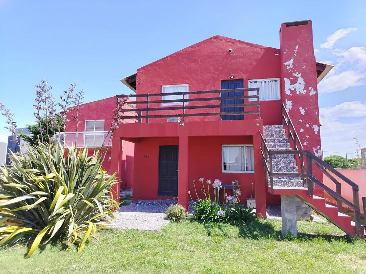 Casa en Roque Sáenz Peña 700