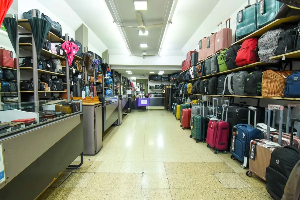 Local Comercial en Avenida Rivadavia 11200