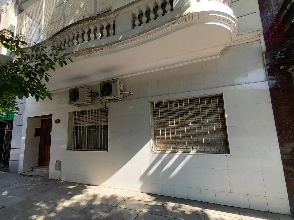 Departamento en Av. Belgrano 3700