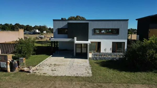 Casa en Ecuestre 300