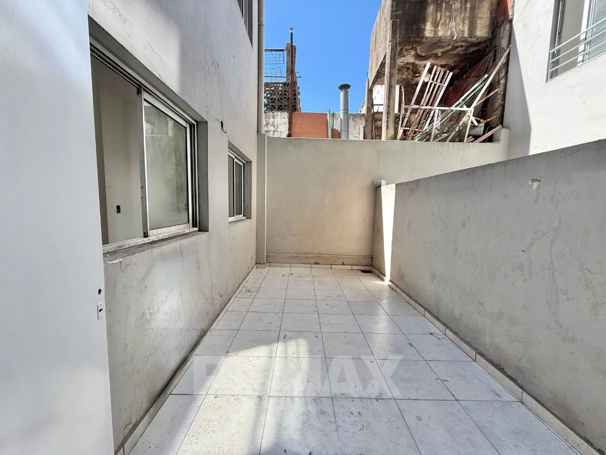 Departamento en Juan de Garay 1800
