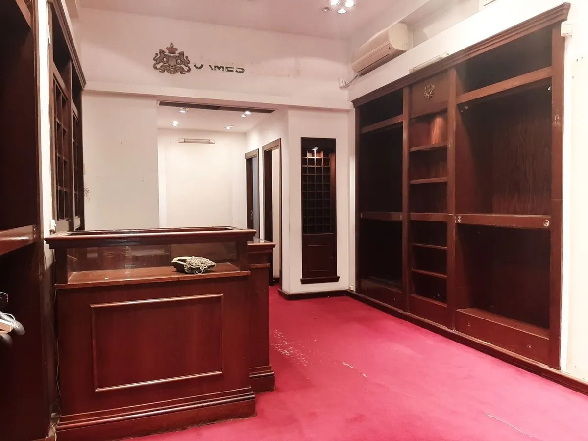 Local Comercial en Arenales 1400