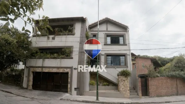 Casa en Barrio Tres Cerritos. Las Higueras 100