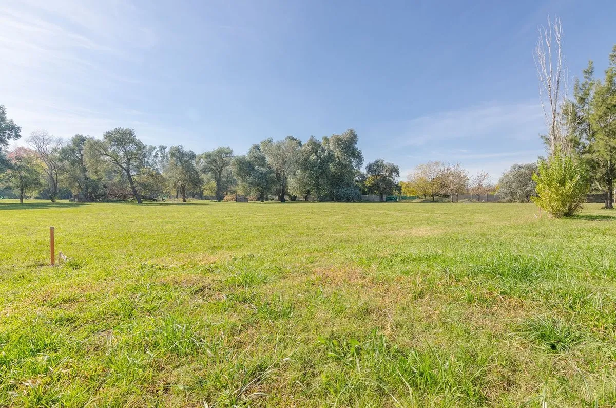Lote en Andres Chazarreta 1600