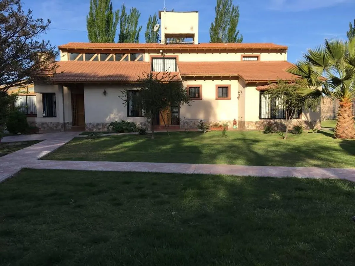 Casa en Juan Domingo Peron 1900