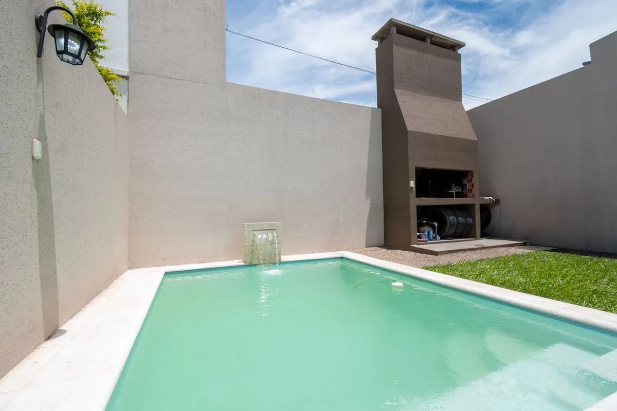 Casa en Gobernador Candioti 2000