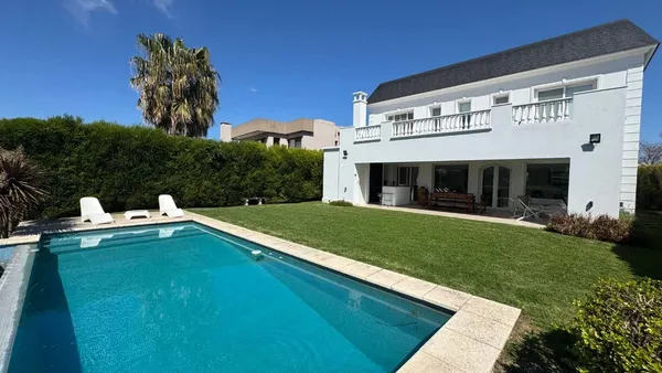 Casa en Av. Caseros 1700