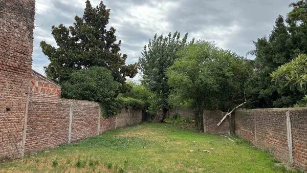 Lote en Juan Manuel de Rosas 0