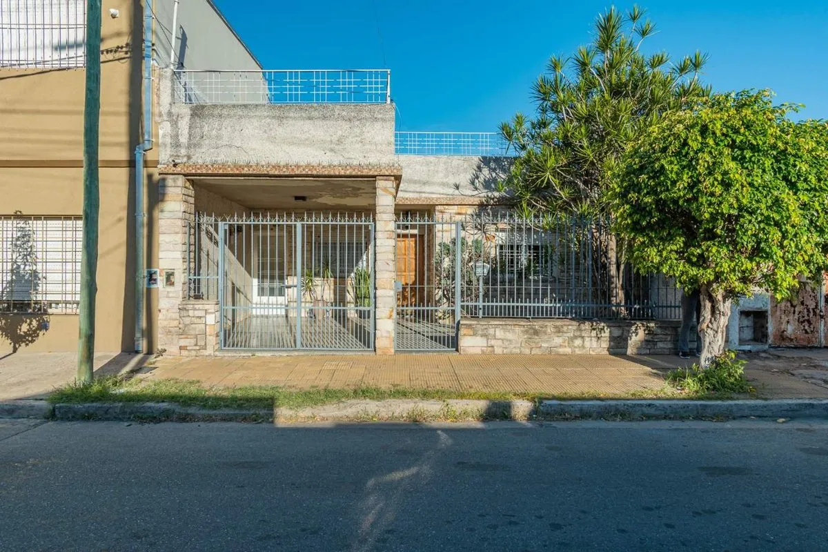 Casa en Peribebuy 200