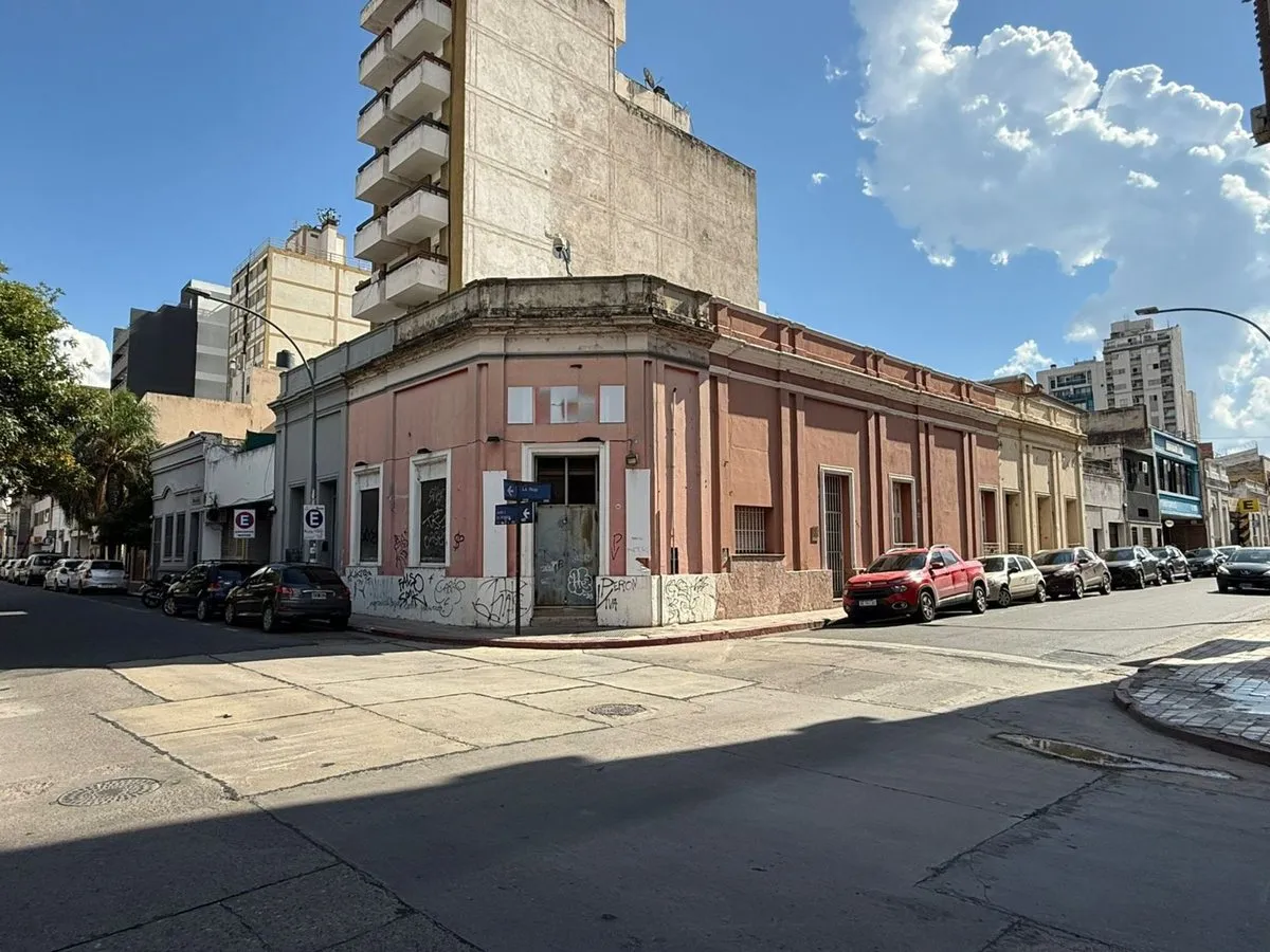Lote en La Rioja y Justo Urquiza S/N