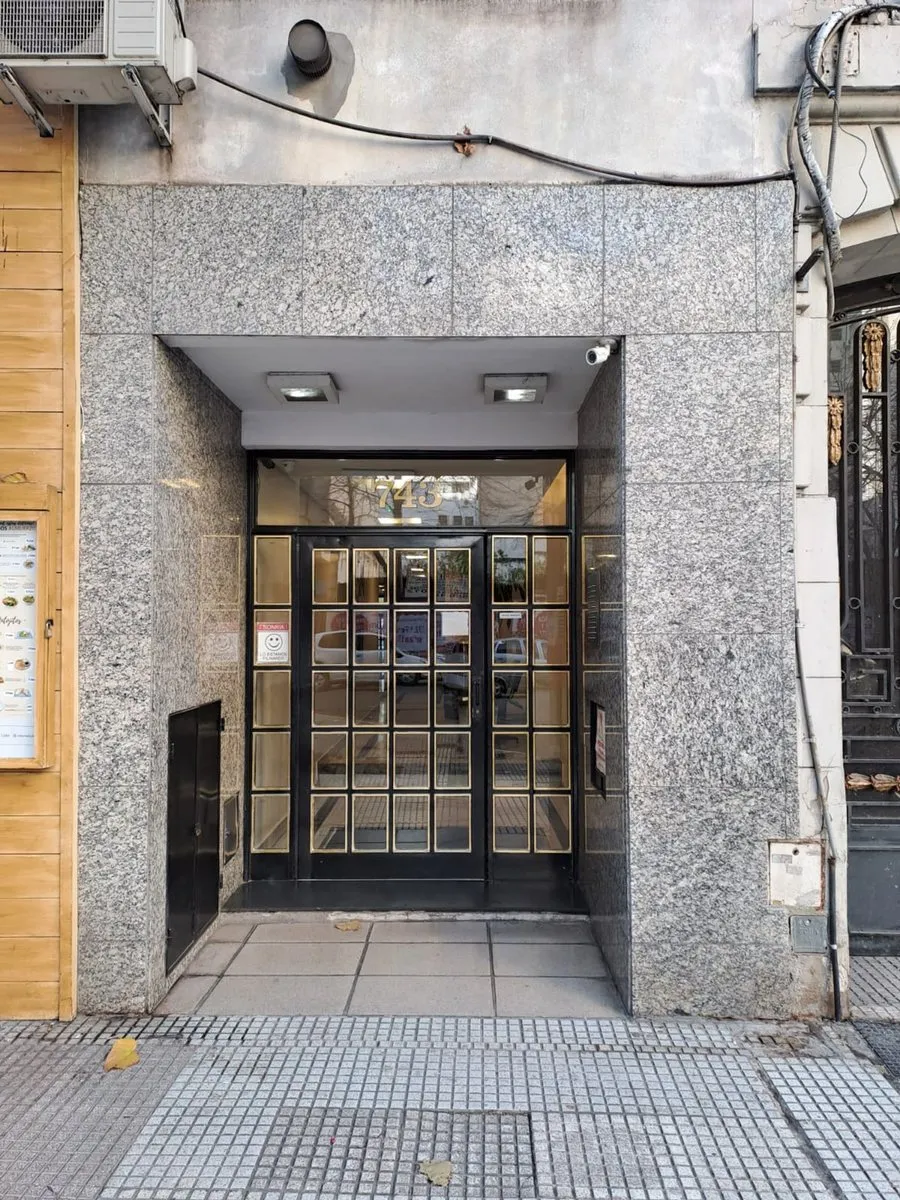 Oficina en Uruguay 700