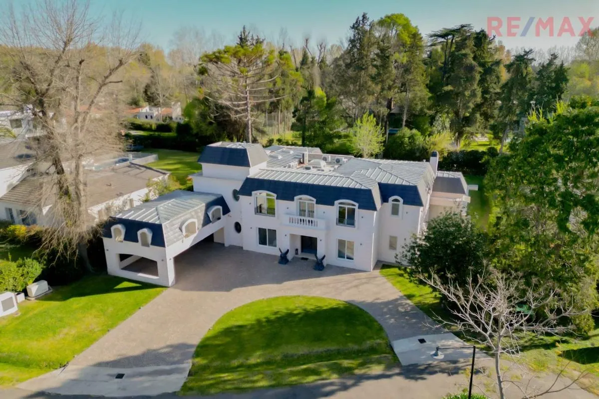 Casa en Los Jazmines & Las Campanillas, del Viso, Provincia de Buenos Aires 0
