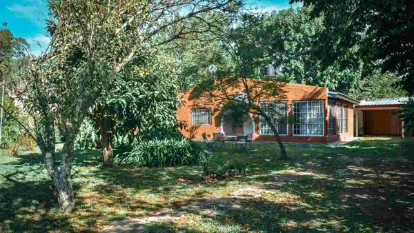Casa en Paso de la Tropa (sin Número), Entre Las Calles Ferrara y Terrarosa. 0