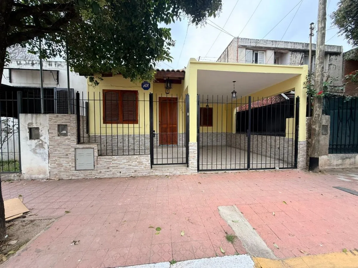 Casa en Jose Esteban Echeverria 1200