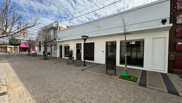 Local Comercial en Pje. Carcabuey 100