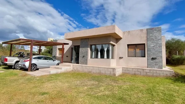 Casa en Barrio Privado "reparo del Valle" - Avenida Cuchi Corral 2300