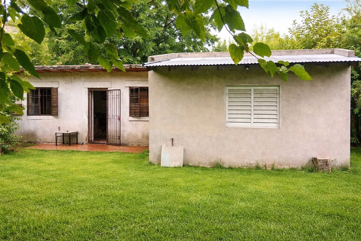 Casa en Las Encinas y Chazarreta 0