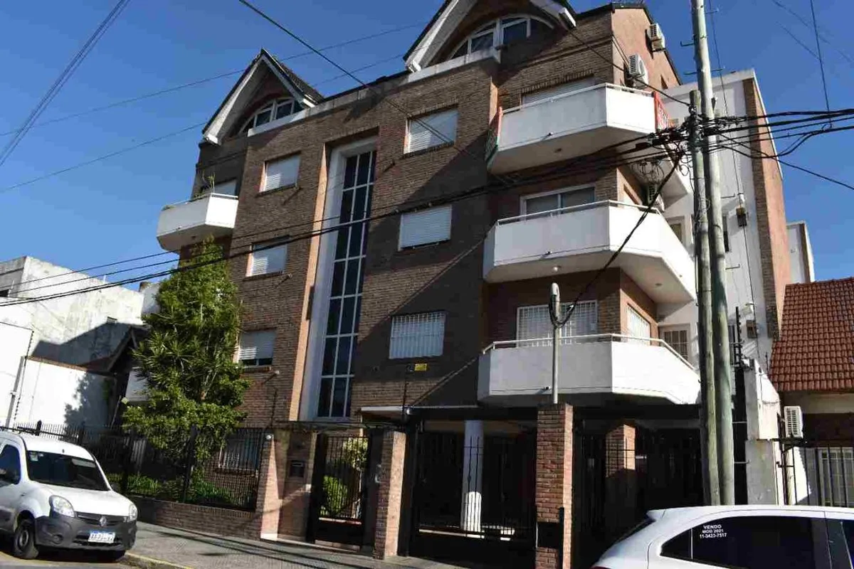 Departamento en Castelli 900