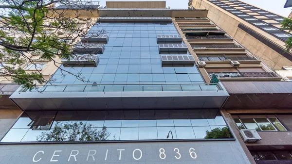 Oficina en Cerrito 800