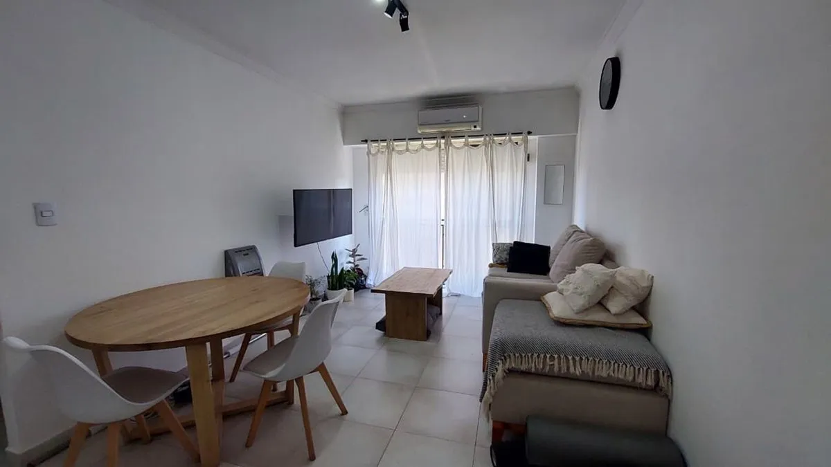 Departamento en Castro Barros 0