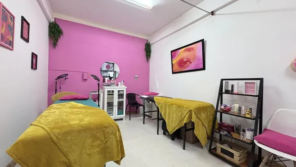 Local Comercial en Avenida Rivadavia 16100