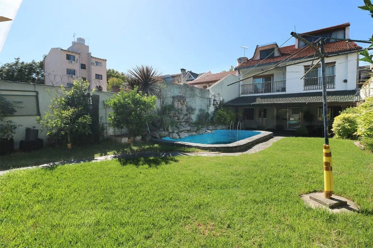 Casa en La Crujía 3400