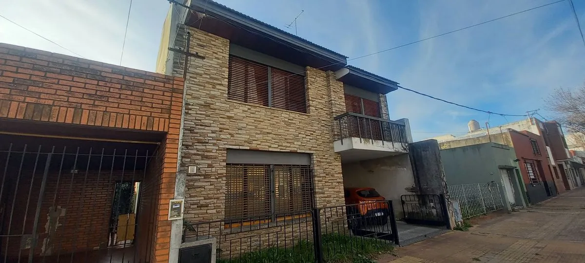 Casa en 58 E/ 20 y 21 1200