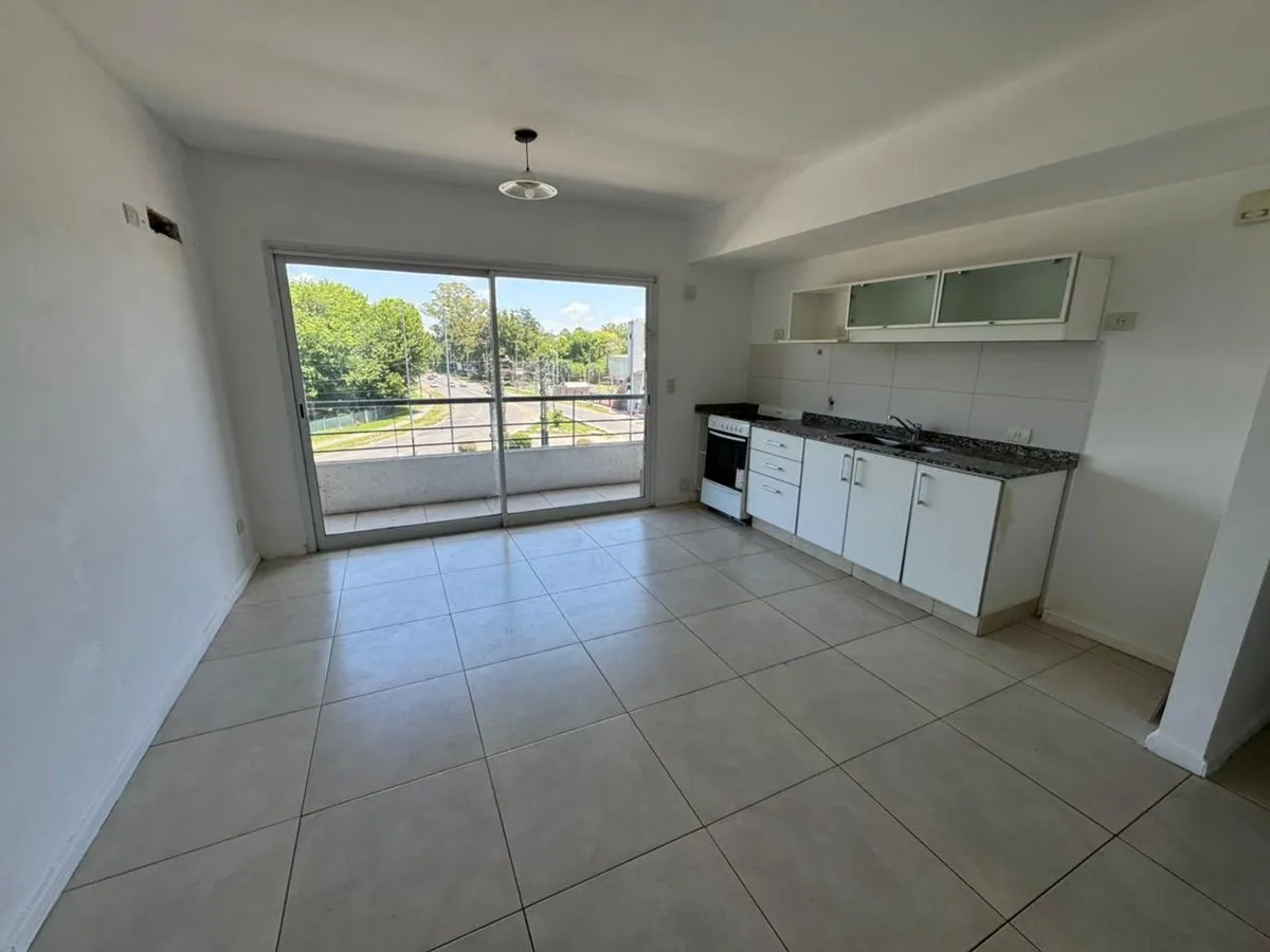 Departamento en José León Suárez 1100