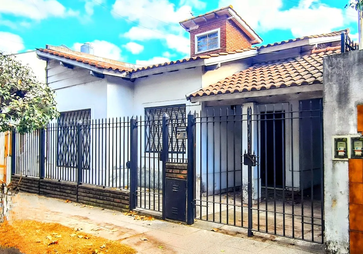 Casa en Lamadrid 700