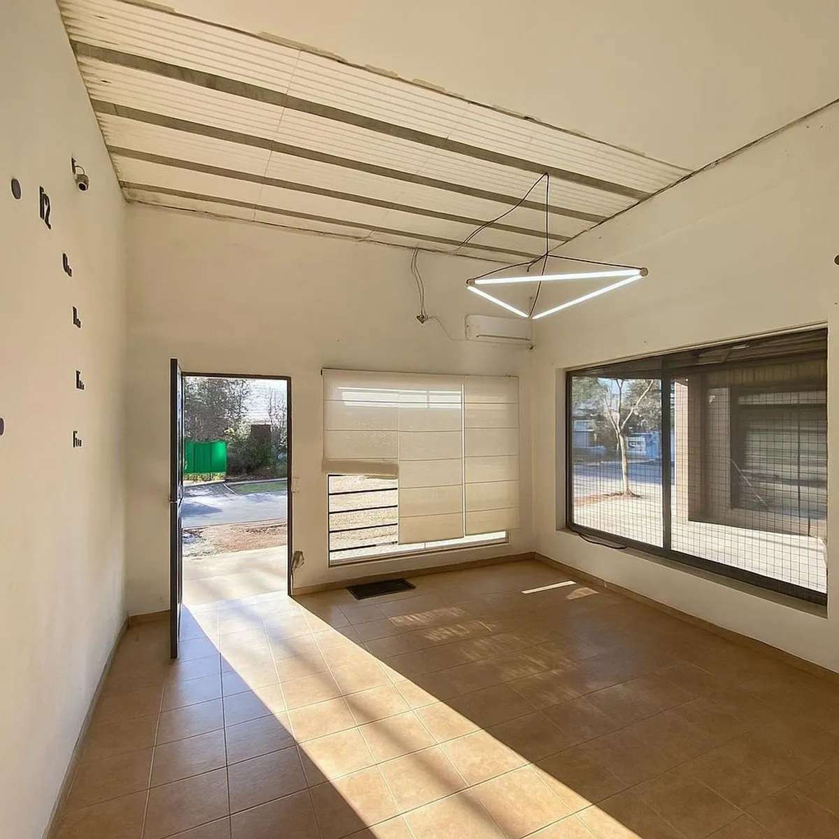 Local Comercial en 414 Bis Esq. 149 0