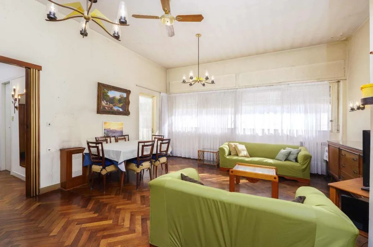 Departamento en Tacuarí 300