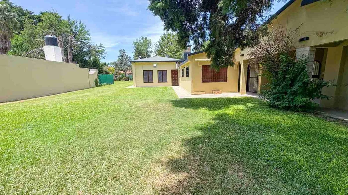 Casa en Los Fogones 2500