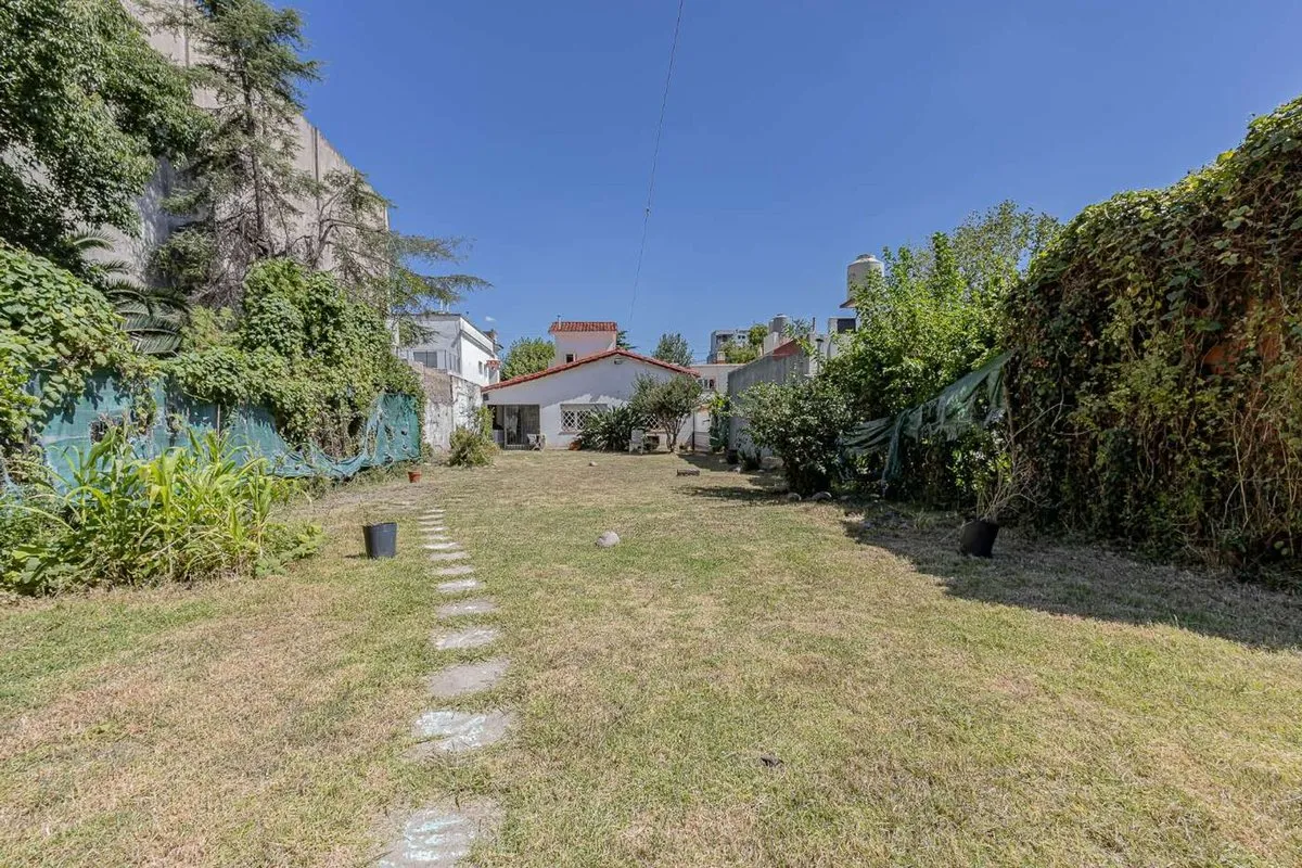 Casa en Lorenzo Barcala 600