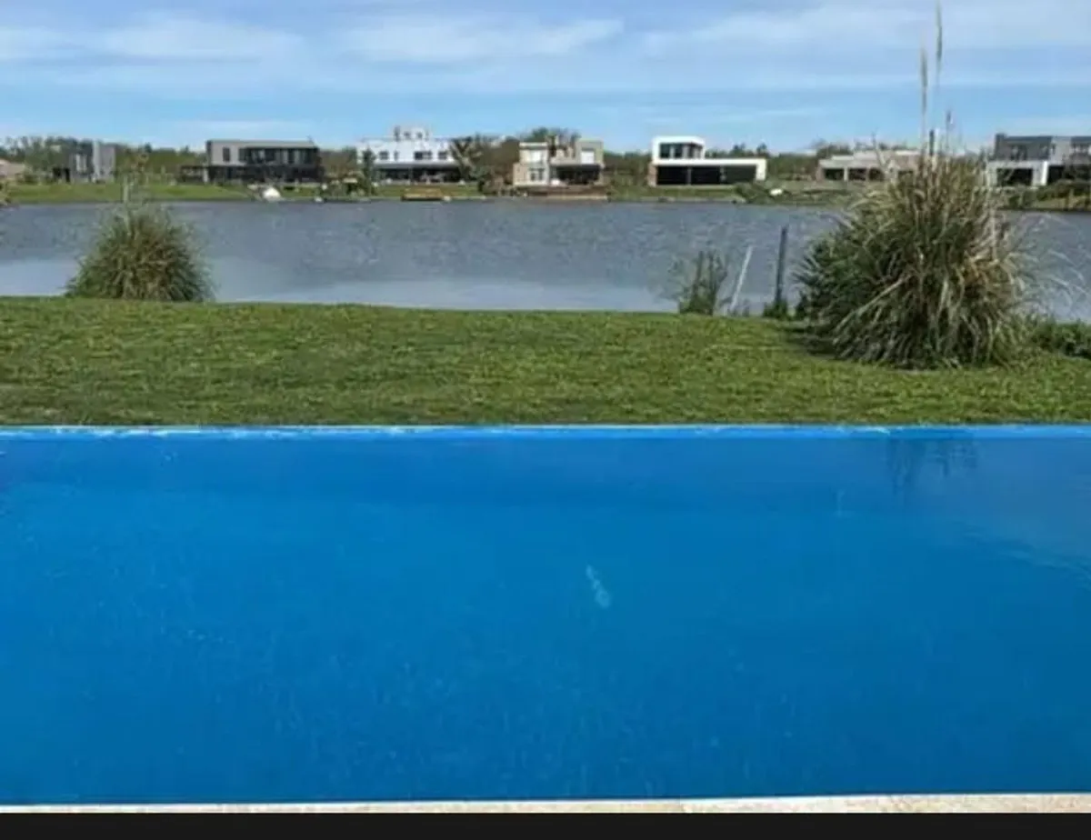 Casa en Roque Petrochi 5300