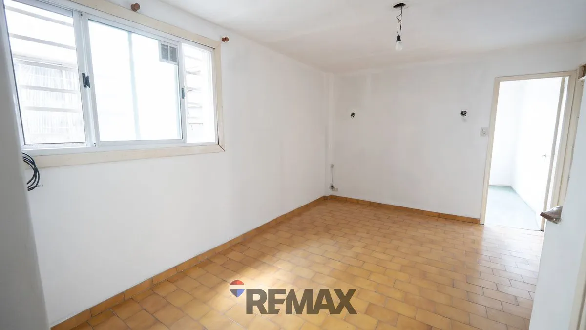 Departamento en Av. Rivadavia 10800