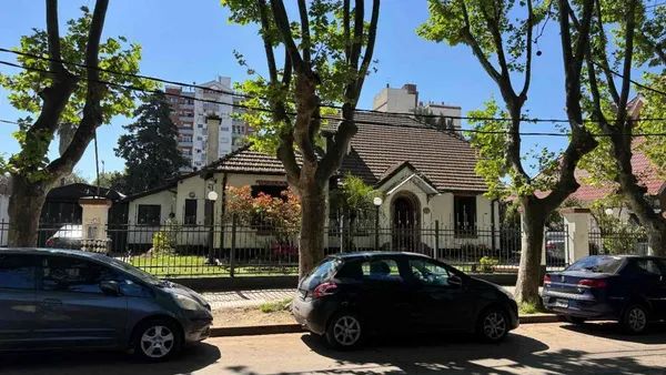 Casa en Mariano Acosta 100