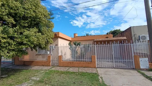 Casa en Paulina Ugarte 100
